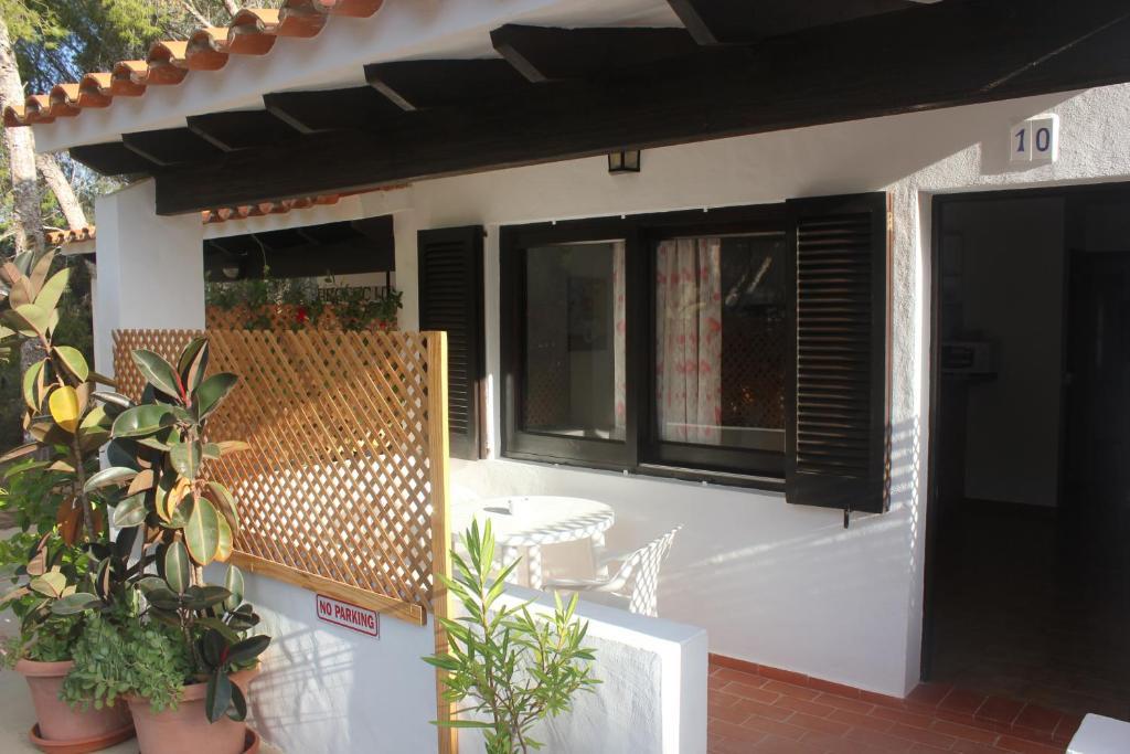 Apartamentos Pinomar Es Caló Exterior foto