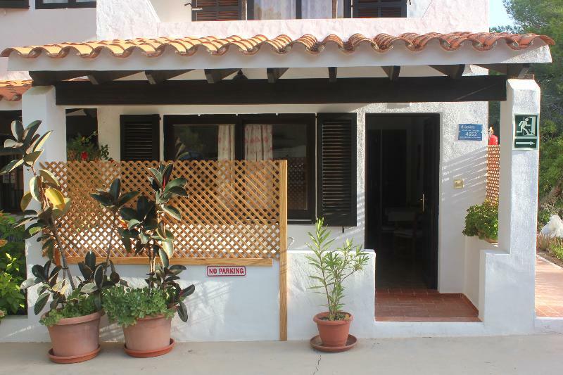 Apartamentos Pinomar Es Caló Exterior foto